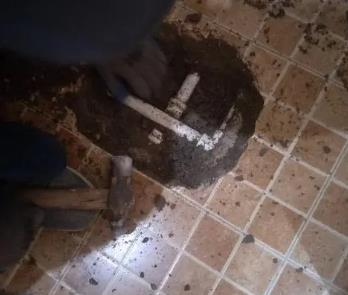 平凉市卫生间漏水维修公司为您分享下卫生间渗水如何处理及注意事项