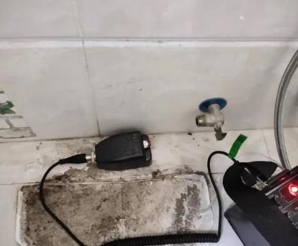 平凉市屋顶漏水维修公司分享下卫生间漏水的危害及解决方法